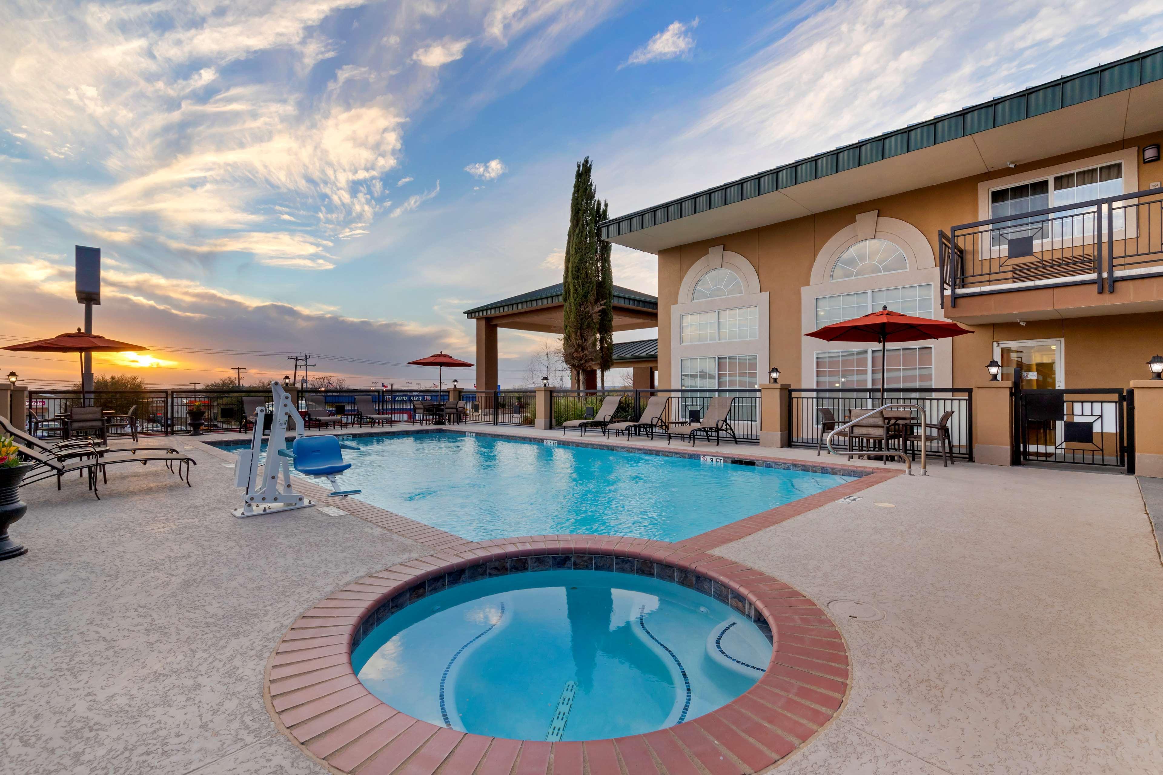 Best Western Marble Falls Inn Ngoại thất bức ảnh